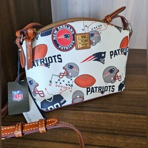 NEW Dooney & Bourke NFL Patriots Suki Crossbody Purse Leather